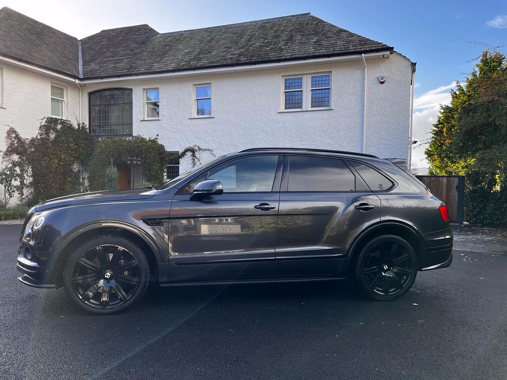2018 Bentley Bentayga Image 3