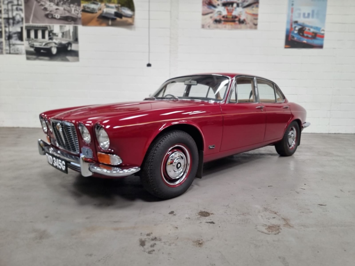 1968 Jaguar XJ6 Image 1