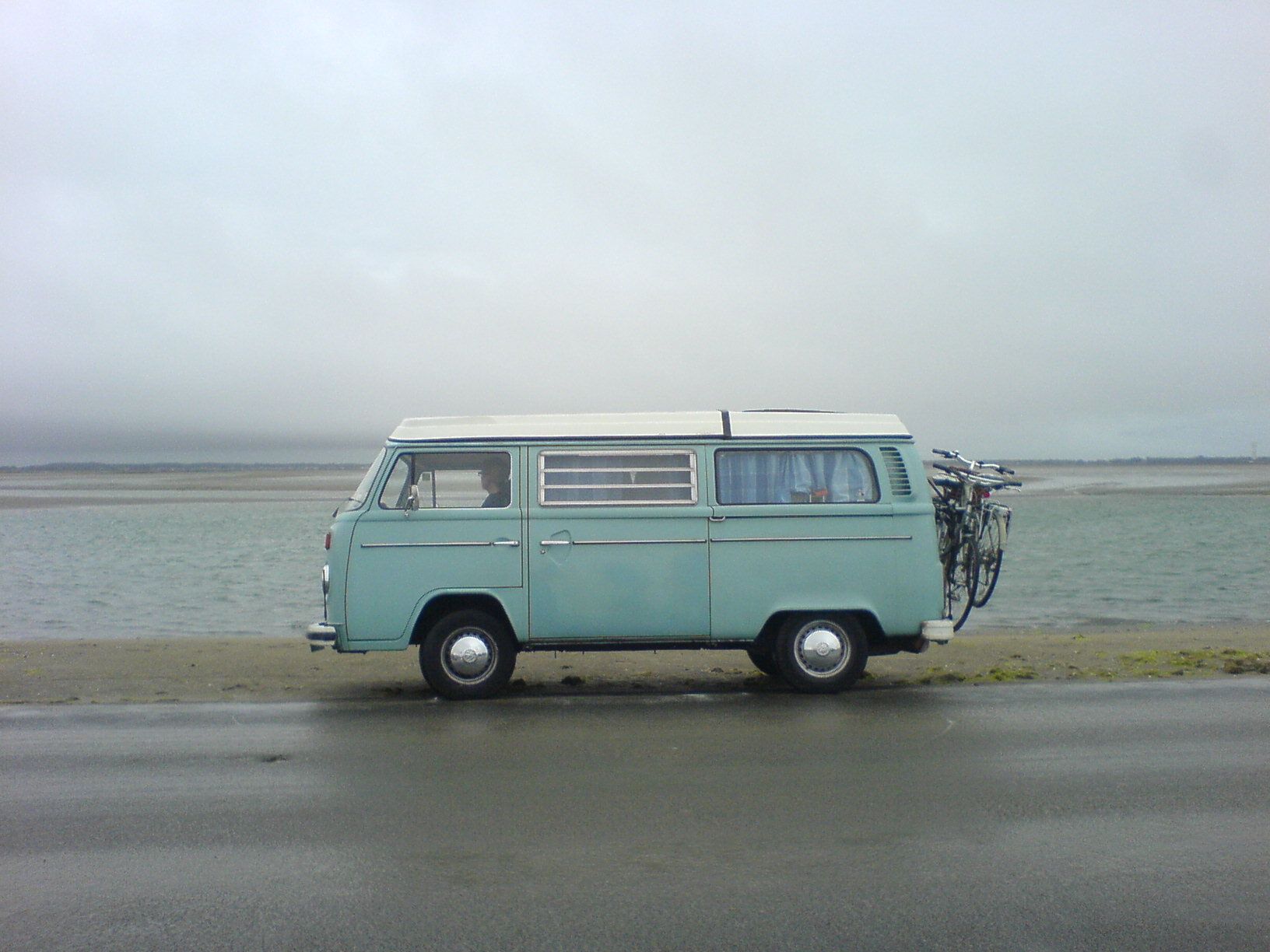 1975 Volkswagen T2 Camper Van / Bus Image 1