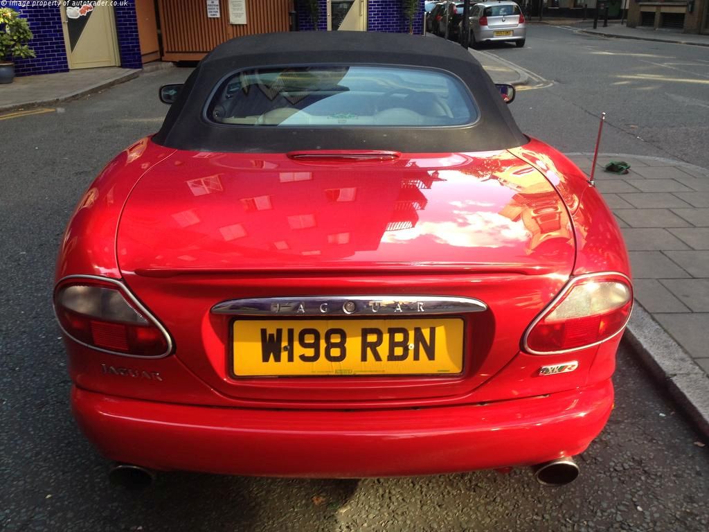 2000 Jaguar XKR Image 6