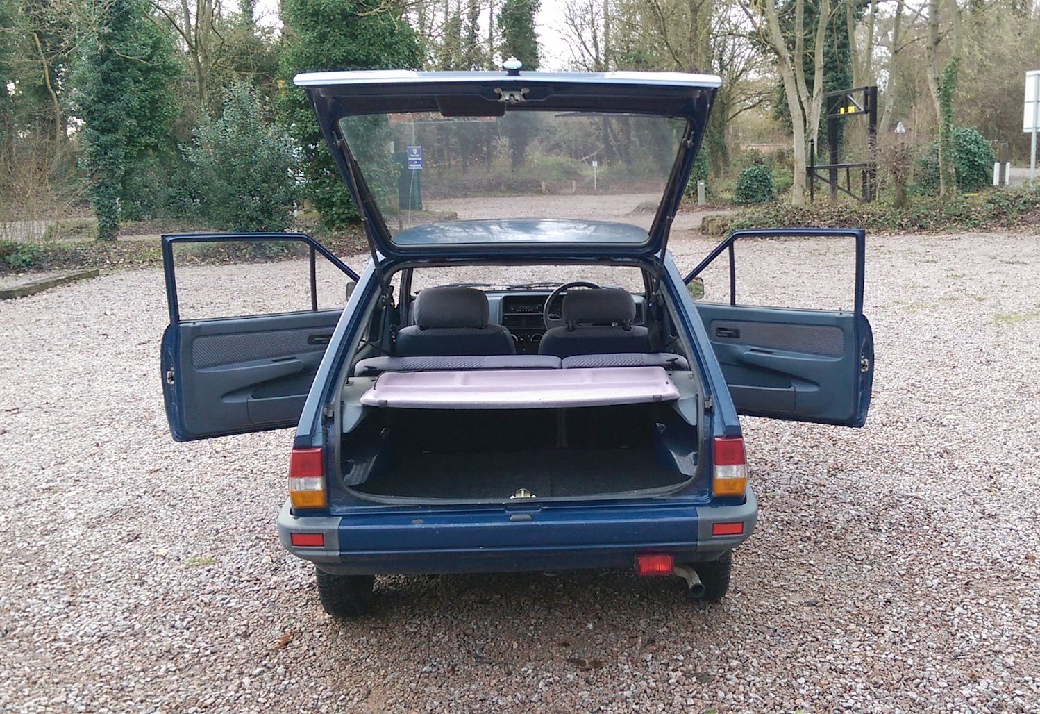 1988 Ford Fiesta Image 6