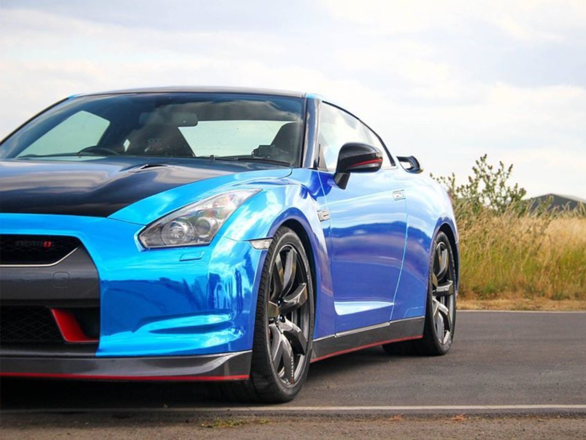 2011 Nissan GT-R Image 6