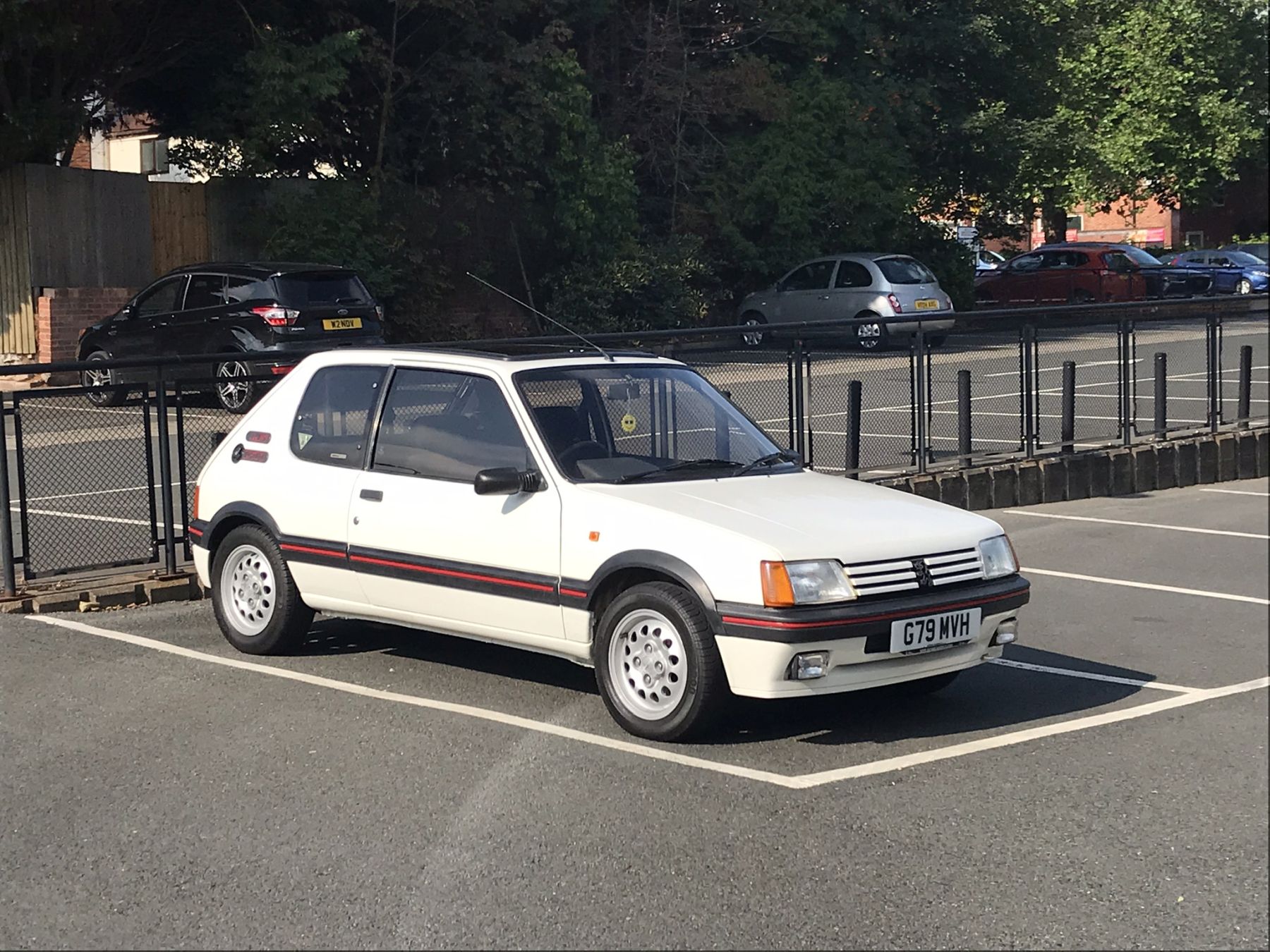 1990 Peugeot 205 Image 6