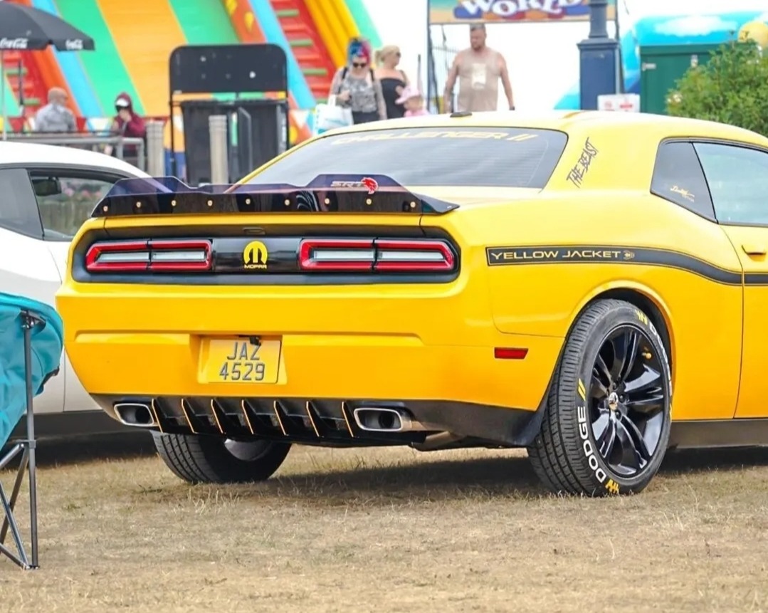 2012 Dodge Challenger Image 3