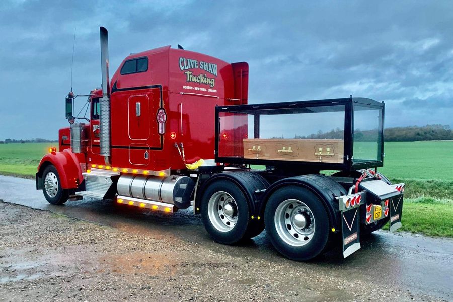 1997 Kenworth W900L Image 4