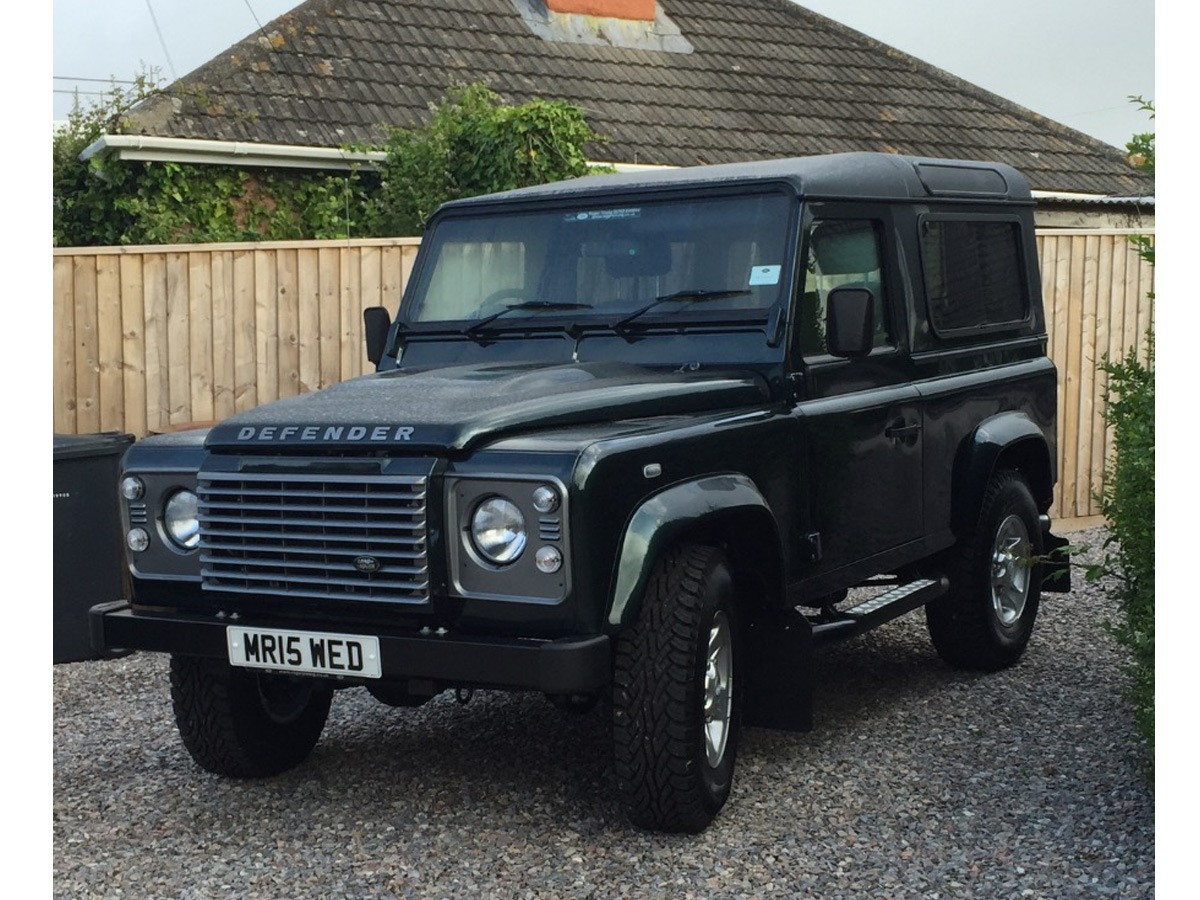 2015 Land Rover Defender 90 Image 1