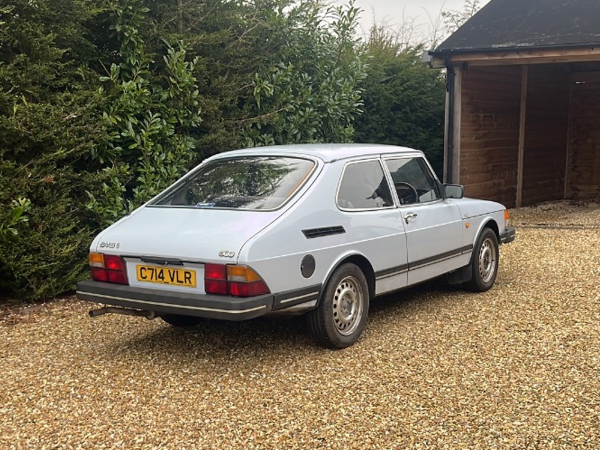 1986 Saab 900 Image 2