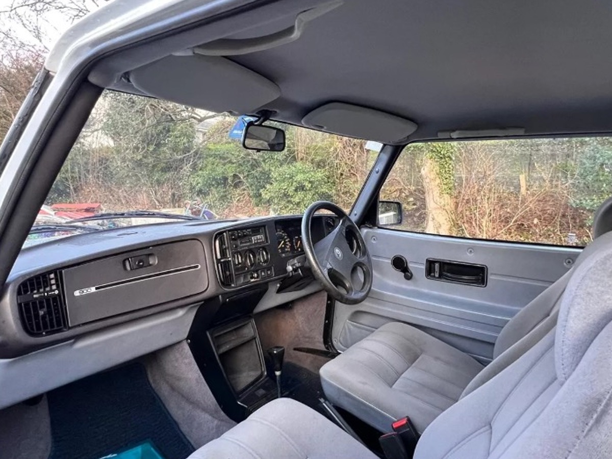 1986 Saab 900 Image 3