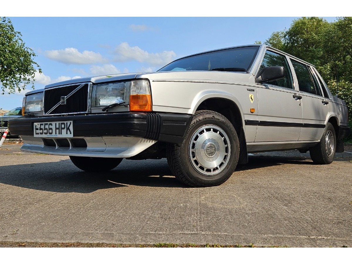 1988 Volvo 740 Image 2