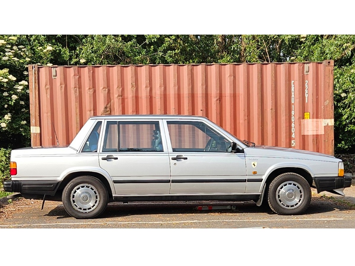 1988 Volvo 740 Image 1