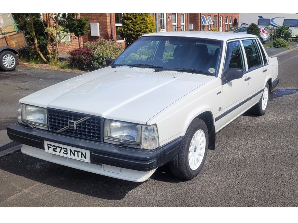 1989 Volvo 740 Image 1
