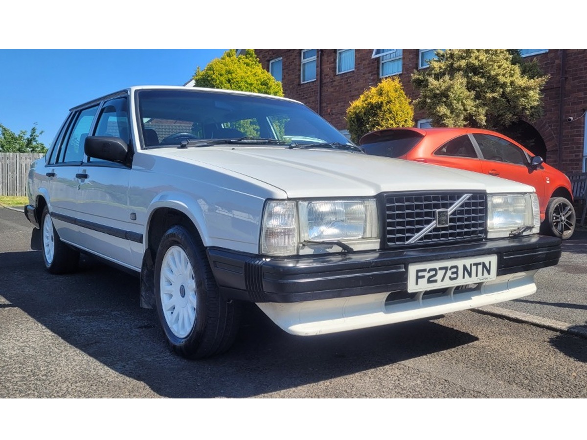 1989 Volvo 740 Image 2