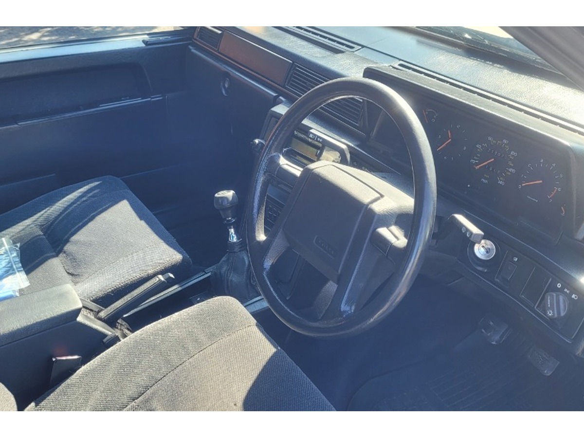 1989 Volvo 740 Image 13