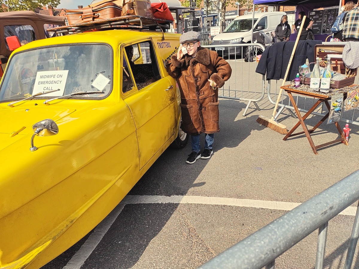 1973 Reliant Regal Supervan Image 12