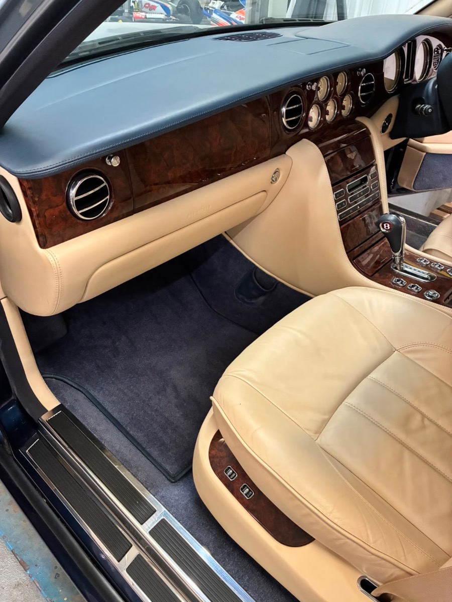 2005 Bentley Arnage Image 17
