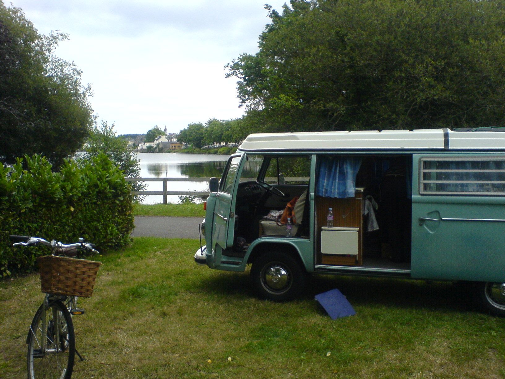 1975 Volkswagen T2 Camper Van / Bus Image 7