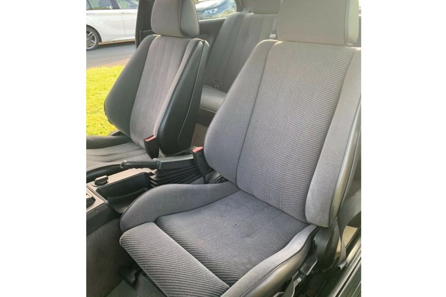 1989 BMW 3 Series Image 3