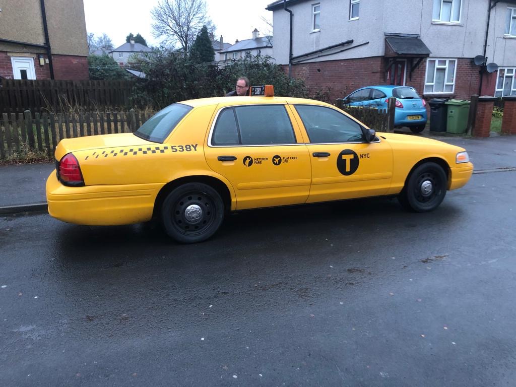 2007 Ford Crown Victoria Image 2