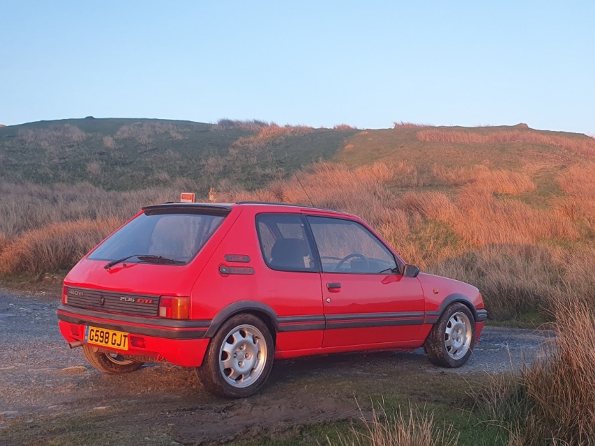 1989 Peugeot 205 Image 2