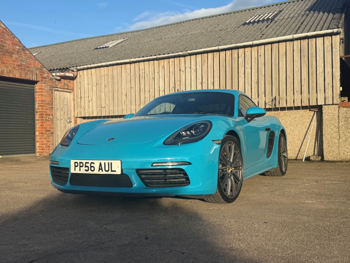 2019 Porsche Cayman Image 1