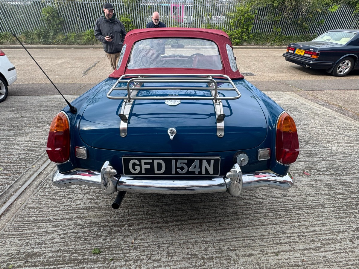 1975 MG MGB Image 4