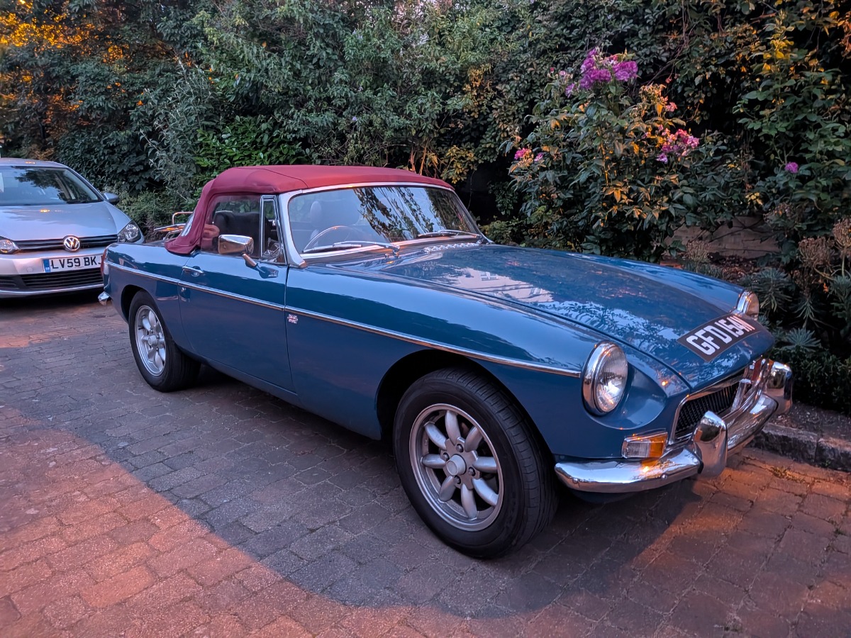 1975 MG MGB Image 5