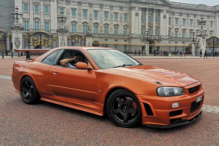 1998 Nissan Skyline Image 1