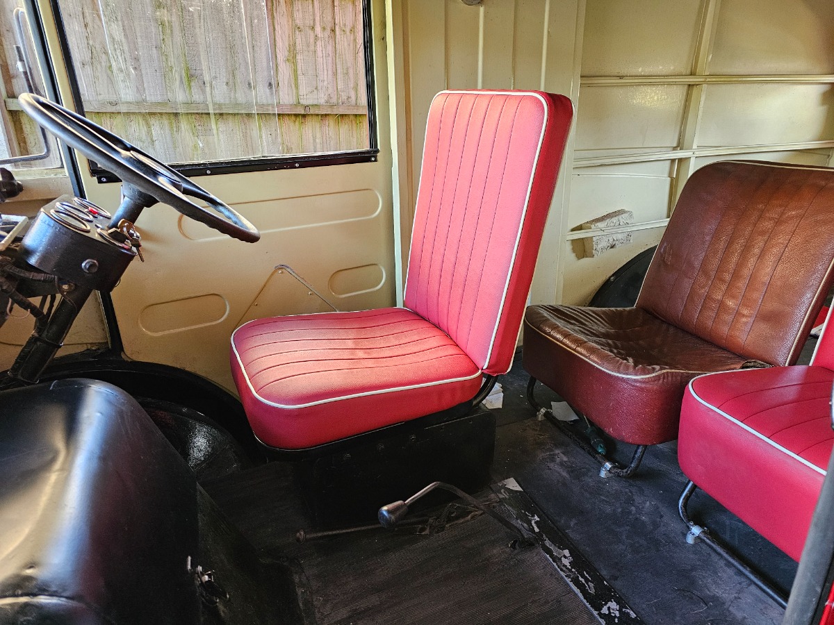 1951 Morris 10Cwt Image 5