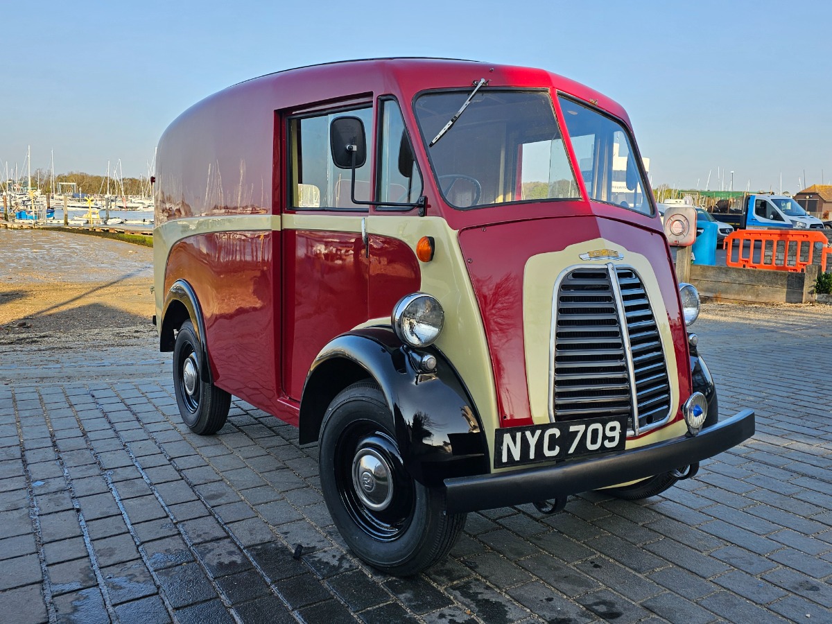 1951 Morris 10Cwt Image 1