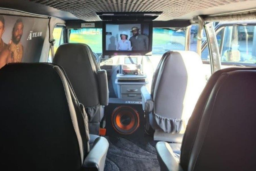 1990 GMC G20 Image 4