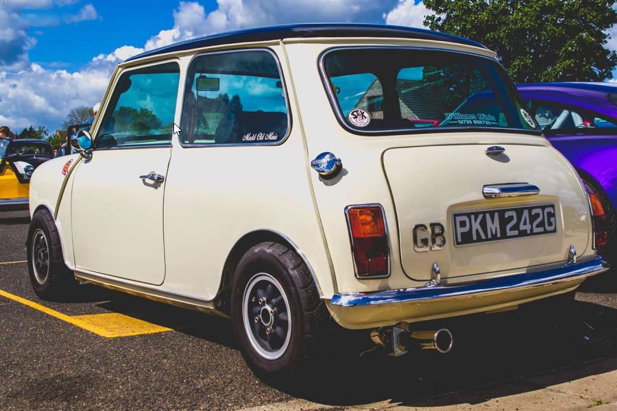 1968 Morris Mini Image 2
