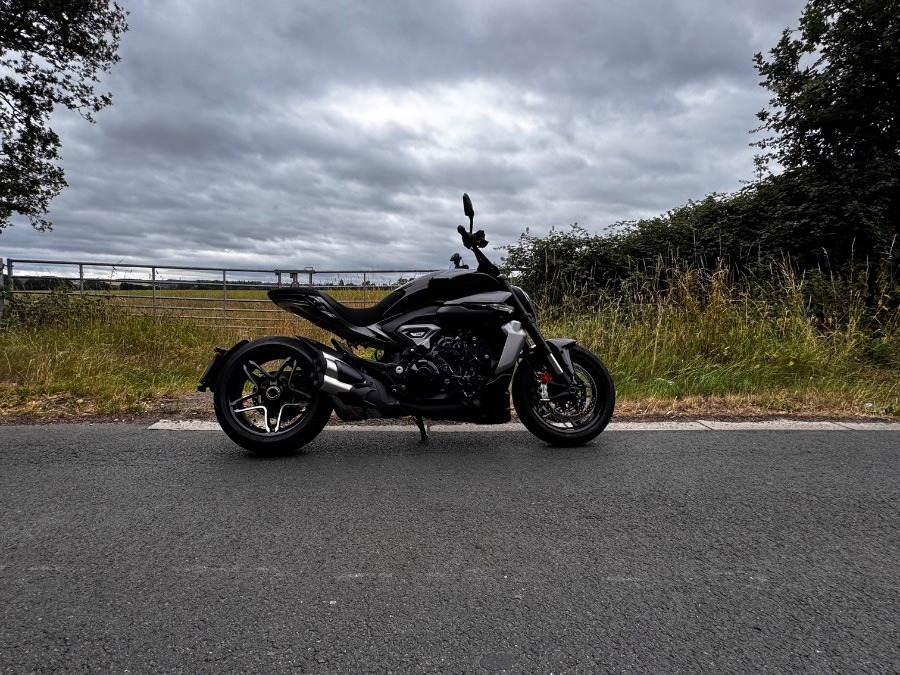 2025 Ducati Diavel Image 6