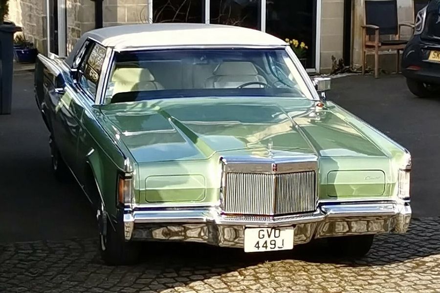 1971 Lincoln Continental Image 1