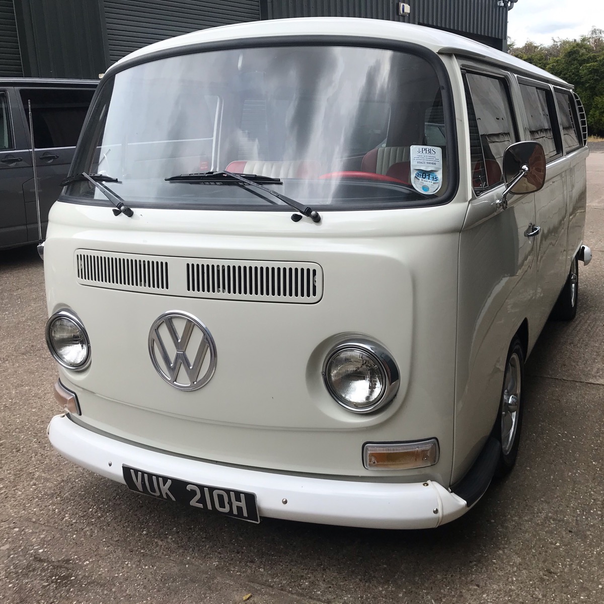 1970 Volkswagen T2 Camper Van / Bus Image 12