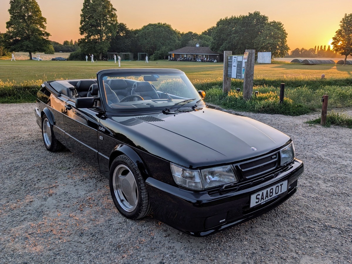 1990 Saab 900 Image 1