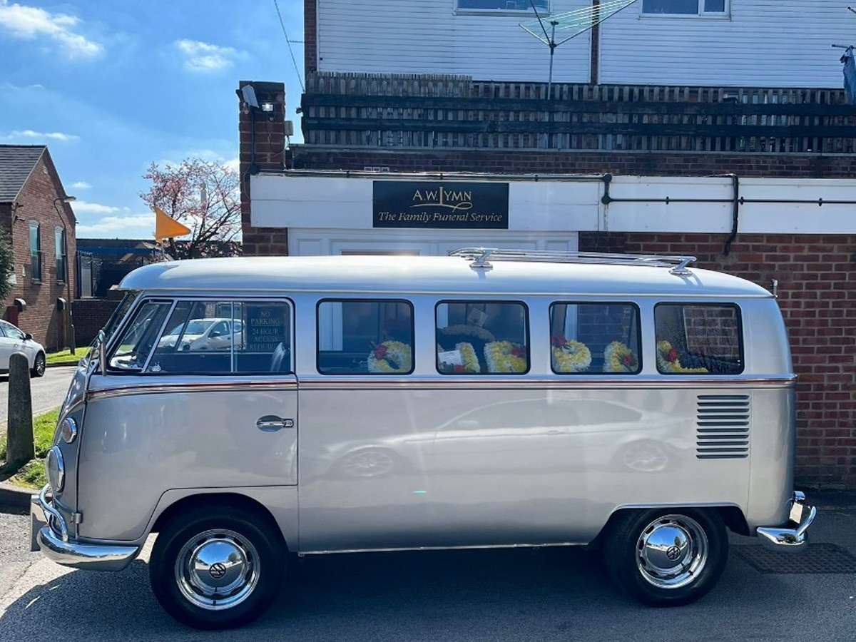 1965 Volkswagen T2 Camper Van / Bus Image 2