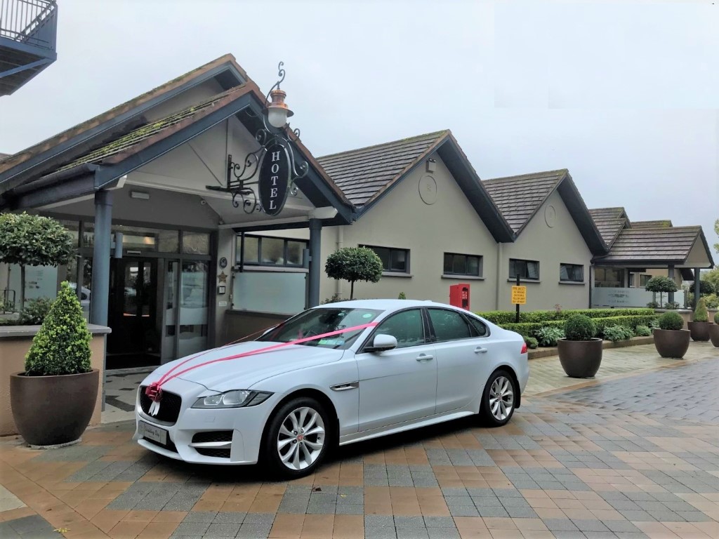 2017 Jaguar XF Image 3