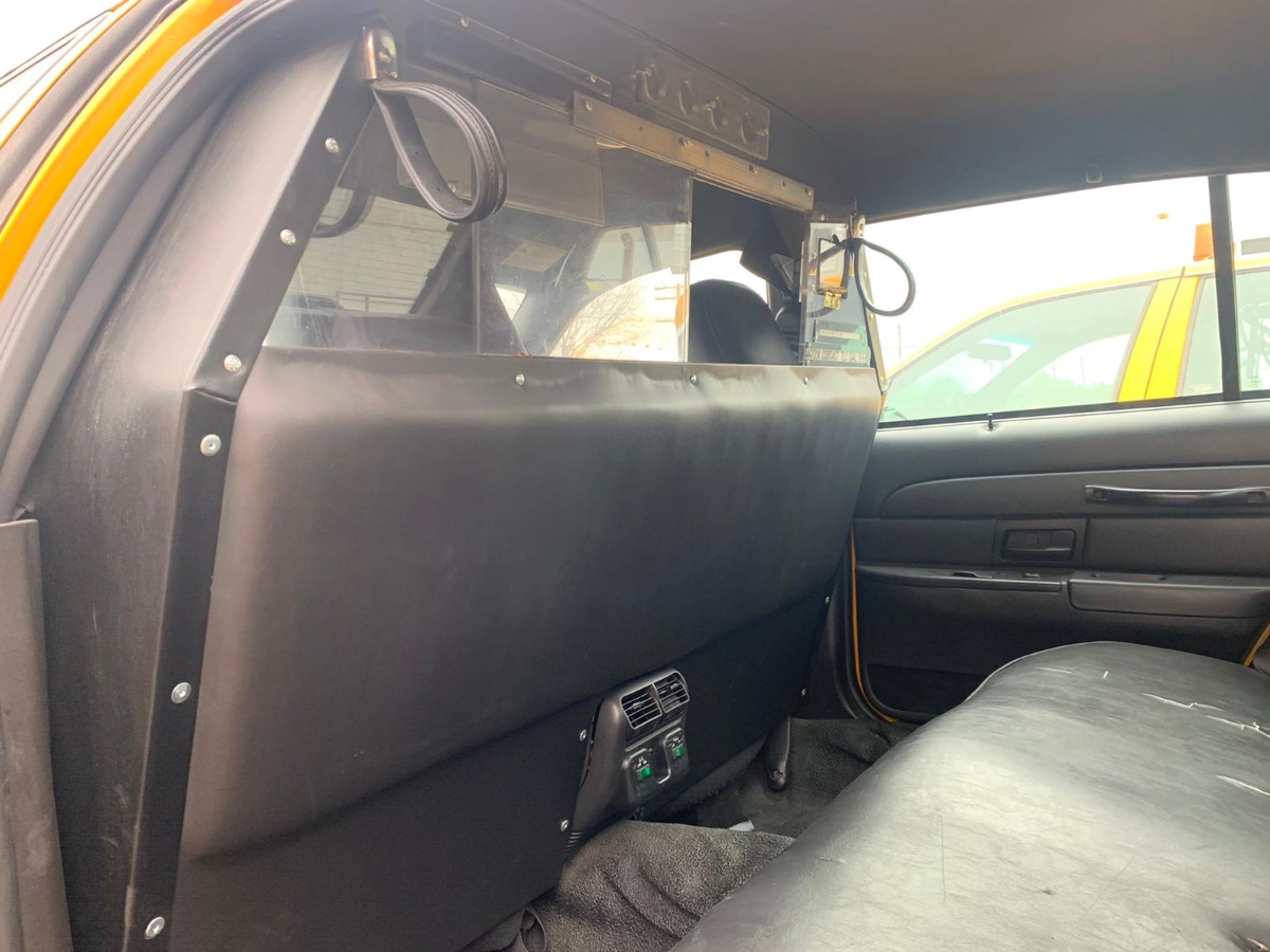 2007 Ford Crown Victoria Image 4