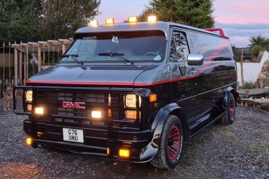 1990 GMC G20 Image 2