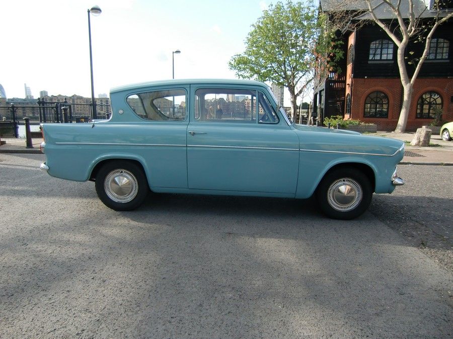 1965 Ford Anglia Image 6