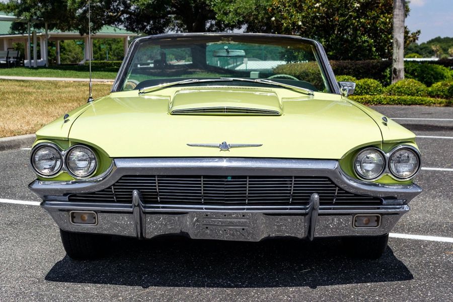 1965 Ford Thunderbird Image 4