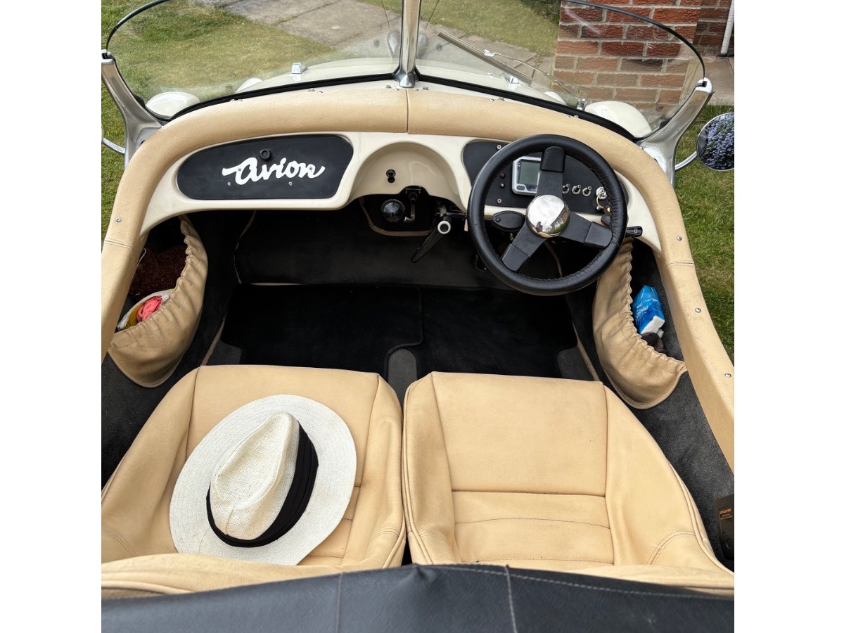 1999 Blackjack Avion Image 5