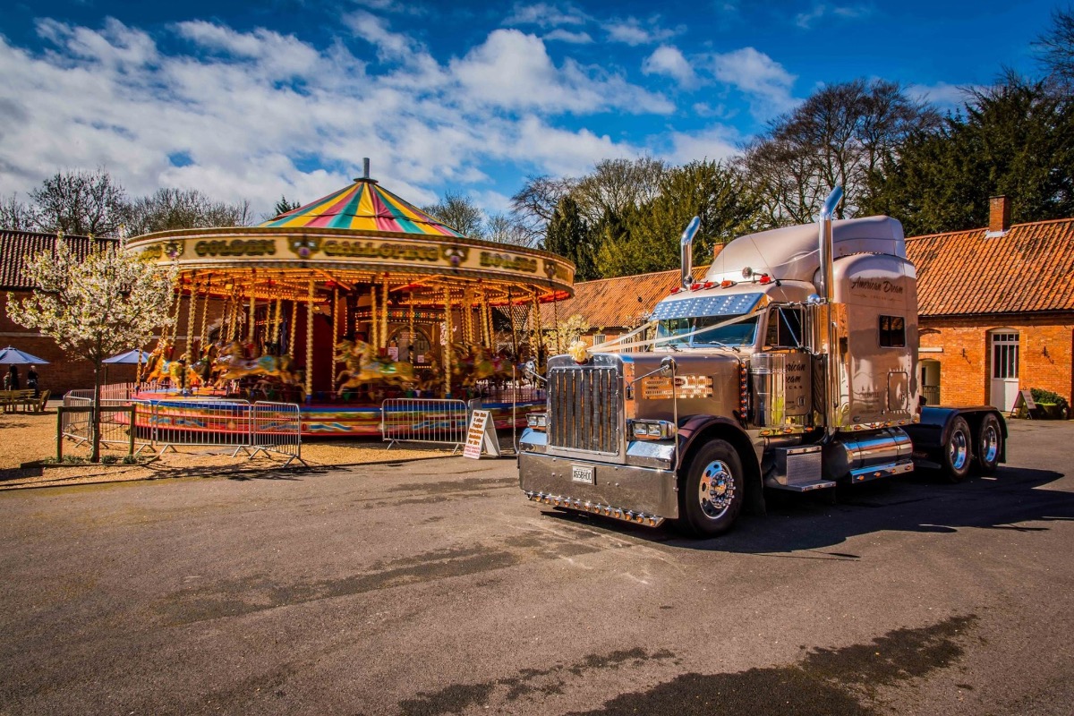 2001 Peterbilt 379 Image 4