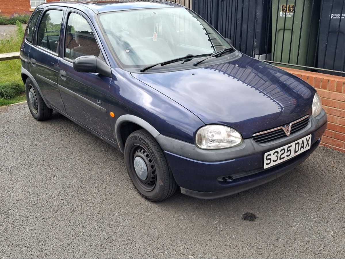 1999 Vauxhall Corsa Image 1