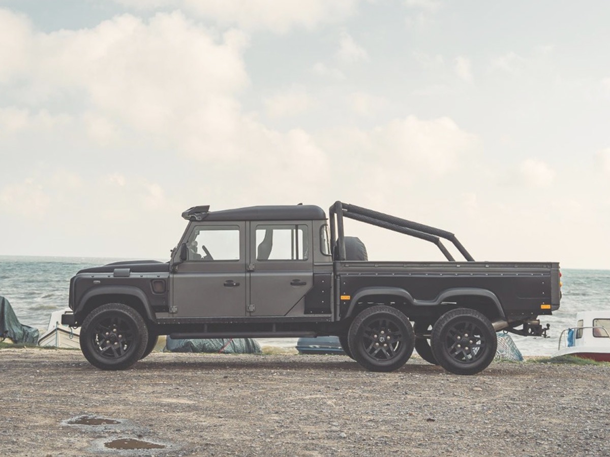 2010 Land Rover Defender Image 5