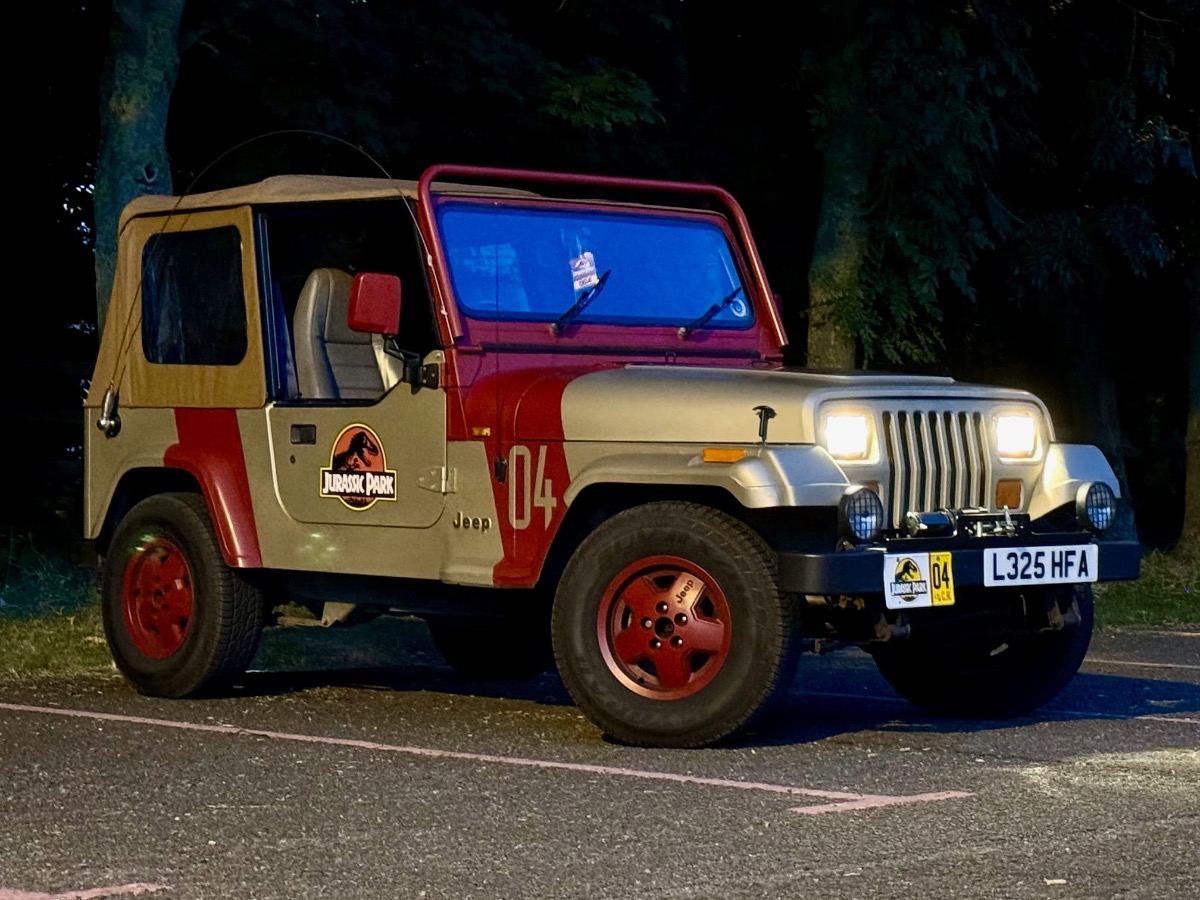 1993 Jeep Wrangler Image 11