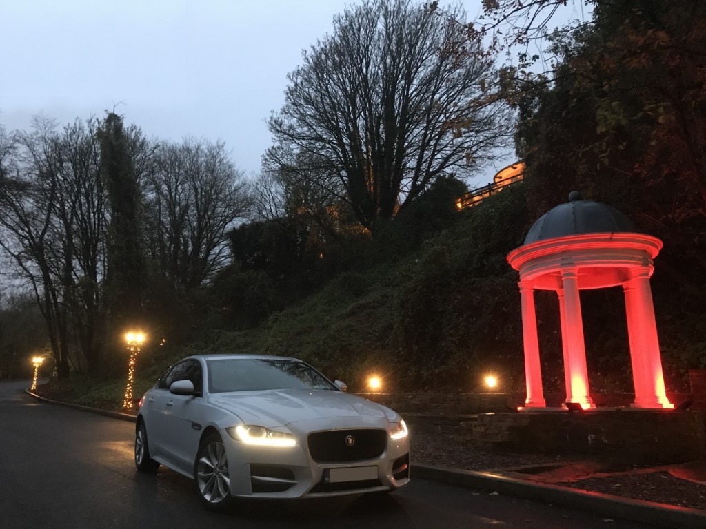 2017 Jaguar XF Image 2