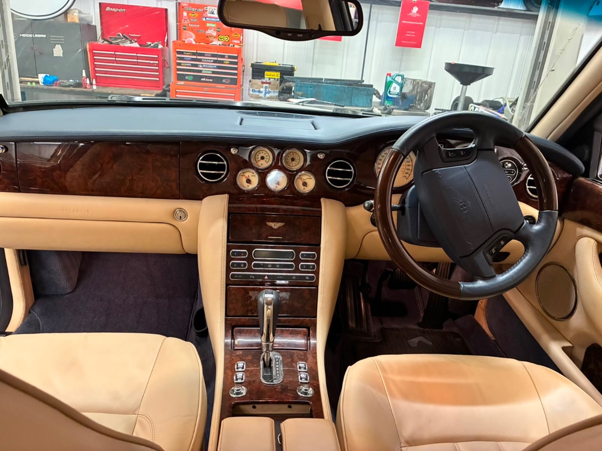 2005 Bentley Arnage Image 18