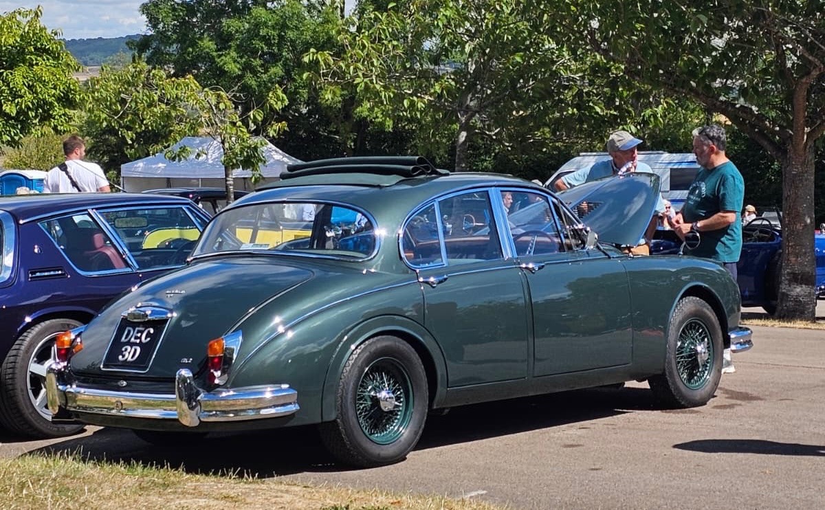 1966 Jaguar MK II Image 2