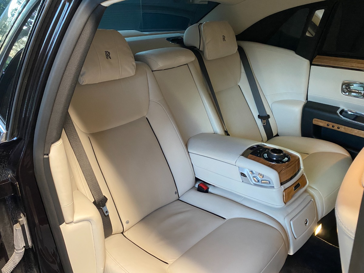 2016 Rolls-Royce Ghost Image 2